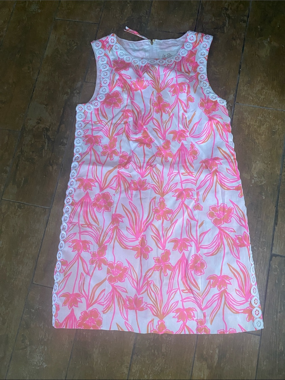 Lilly Pulitzer Pink & White Floral Sleeveless Shift Dress. Size 6.